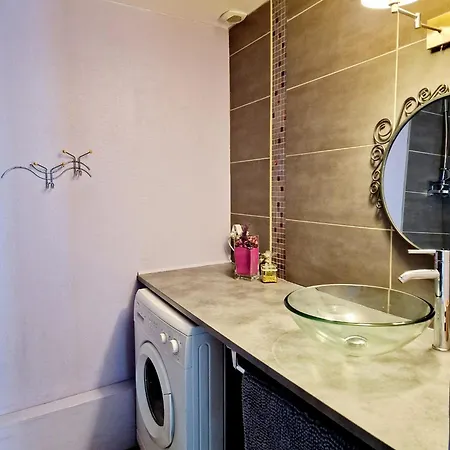 De Vac's Et D'affaires A * Monthermé