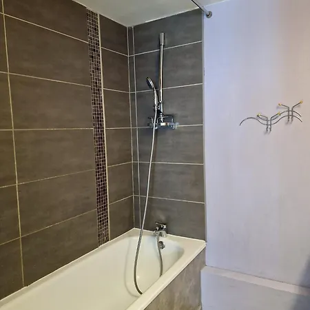 De Vac's Et D'affaires A בית נופש